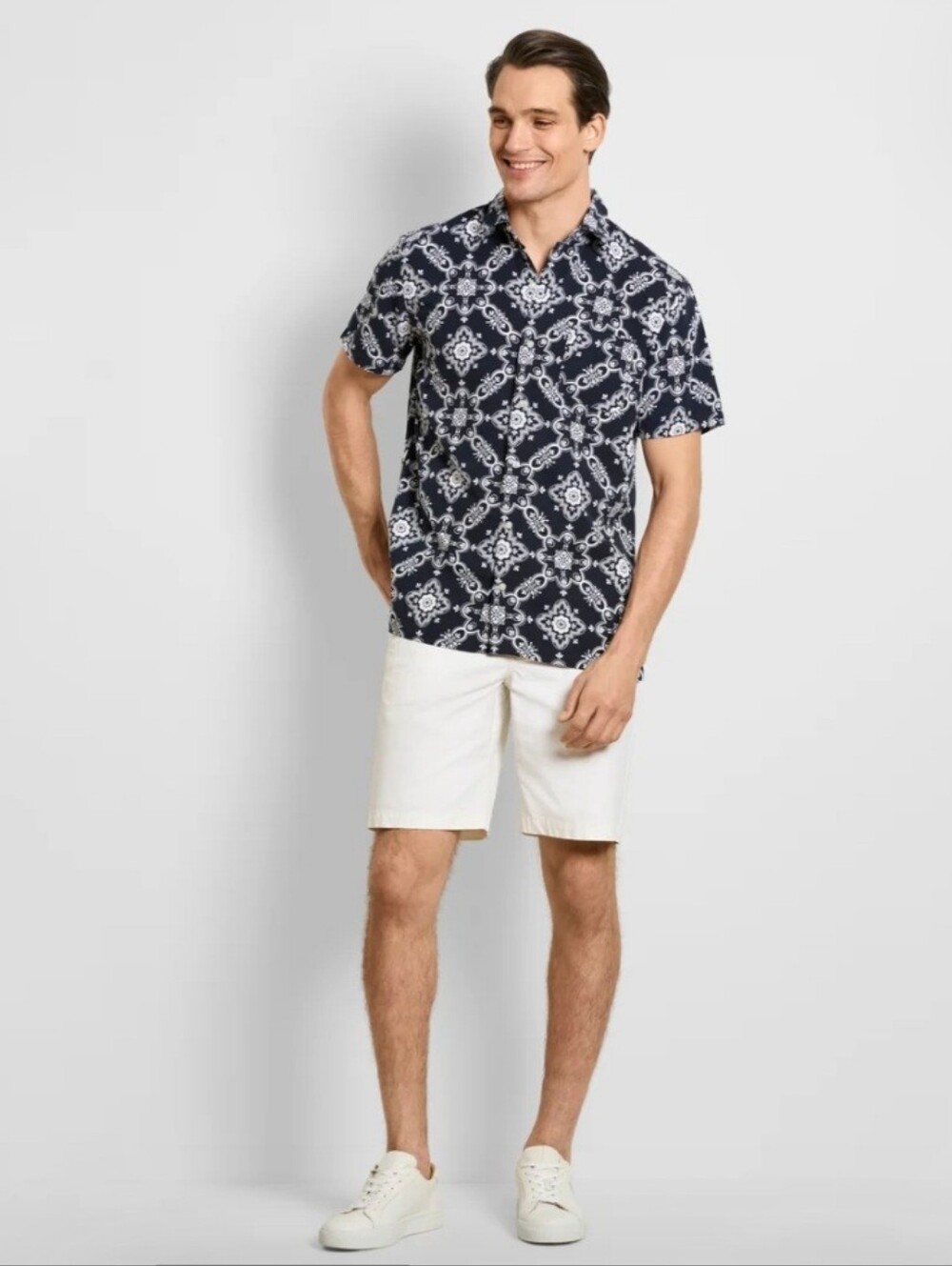 Casual VAN HEUSEN Weekend Printed Short Sleeve Camp Shirt Size: XL, Large